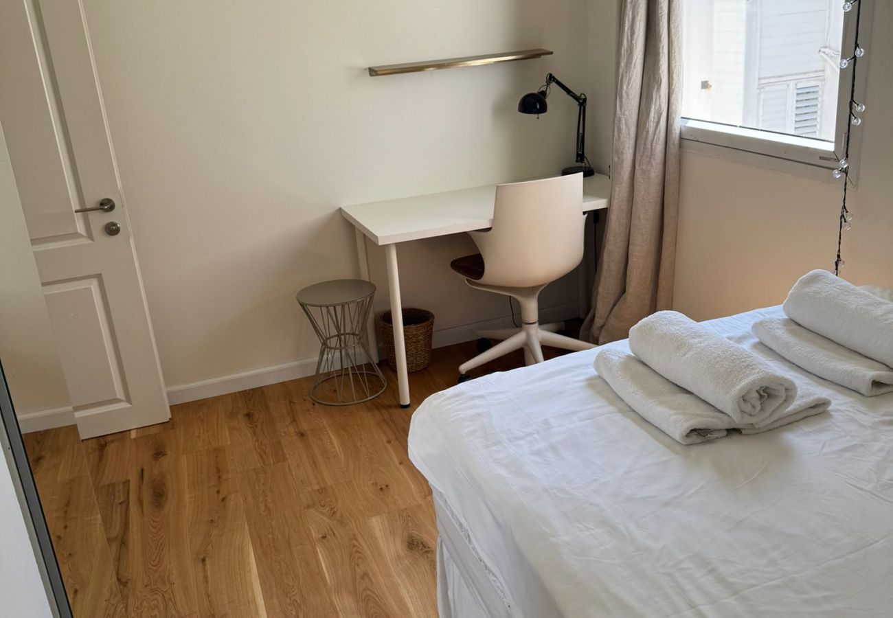 Apartment in Tel Aviv - Jaffa - Lovely 2BR with Balcony at Gordon Beach by FeelHome