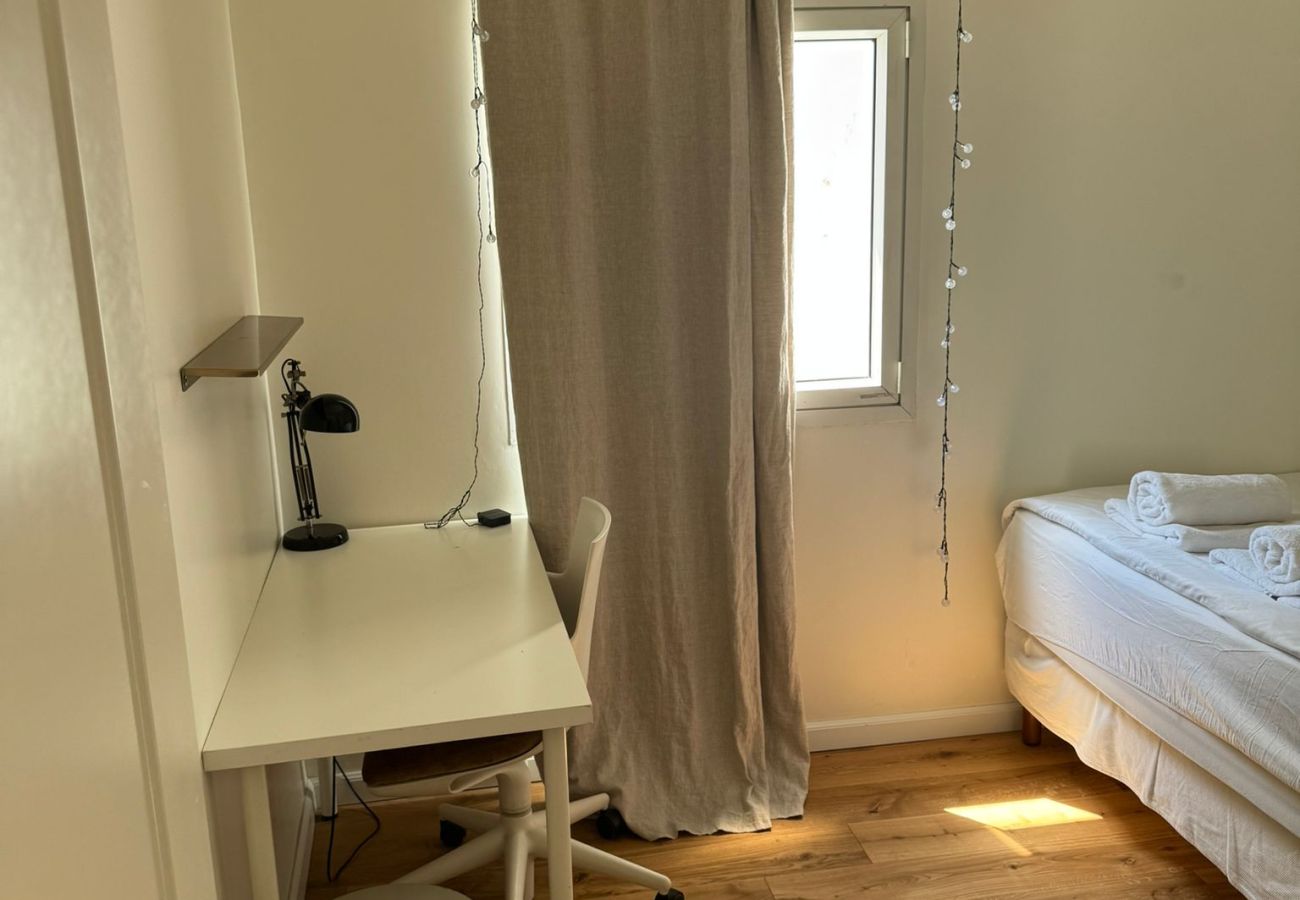 Apartment in Tel Aviv - Jaffa - Lovely 2BR with Balcony at Gordon Beach by FeelHome