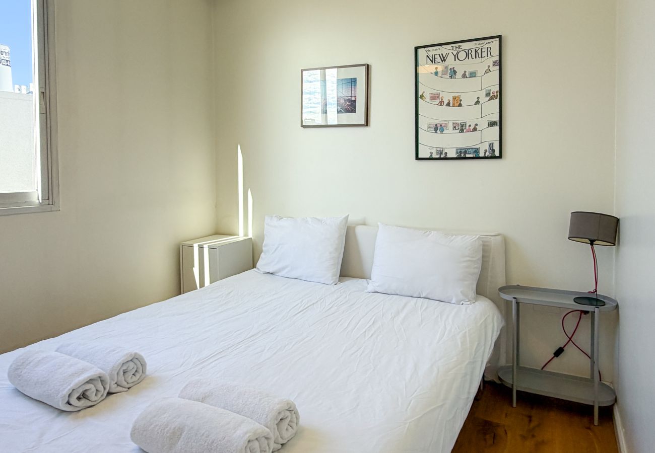 Apartment in Tel Aviv - Jaffa - Lovely 2BR with Balcony at Gordon Beach by FeelHome