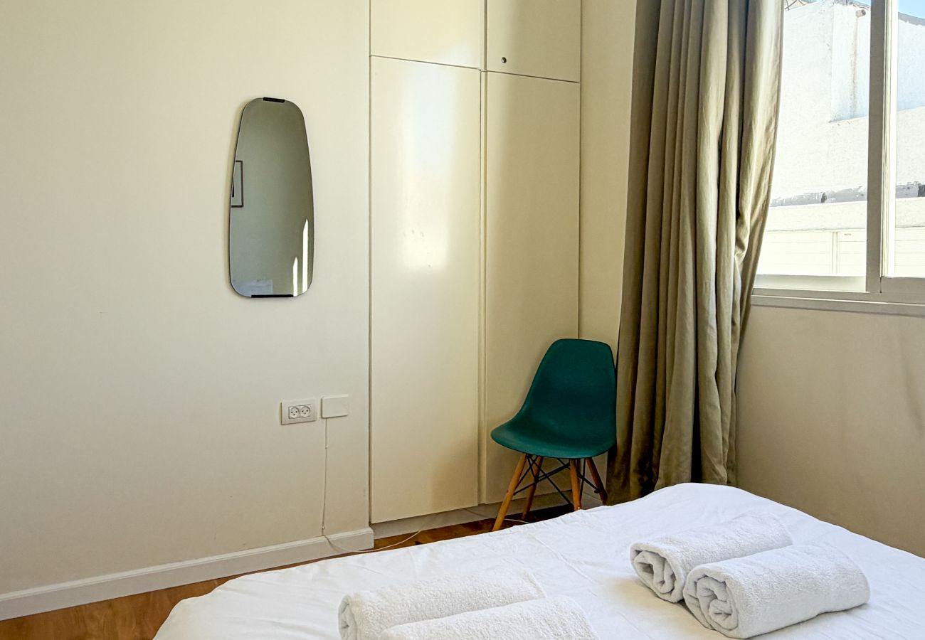 Apartment in Tel Aviv - Jaffa - Lovely 2BR with Balcony at Gordon Beach by FeelHome