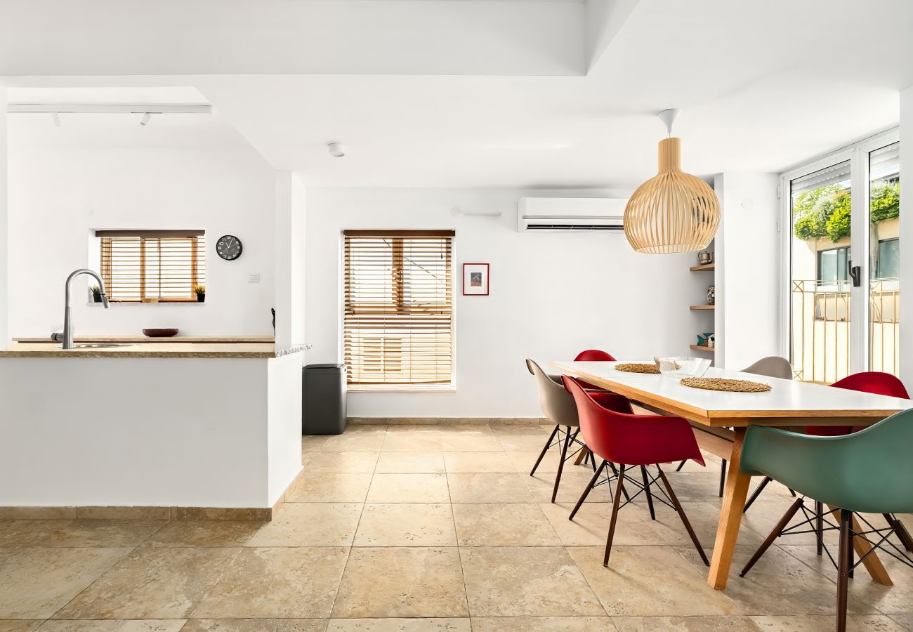 Apartment in Tel Aviv - Jaffa - Beach Penthouse & Terrace near Hilton by FeelHome