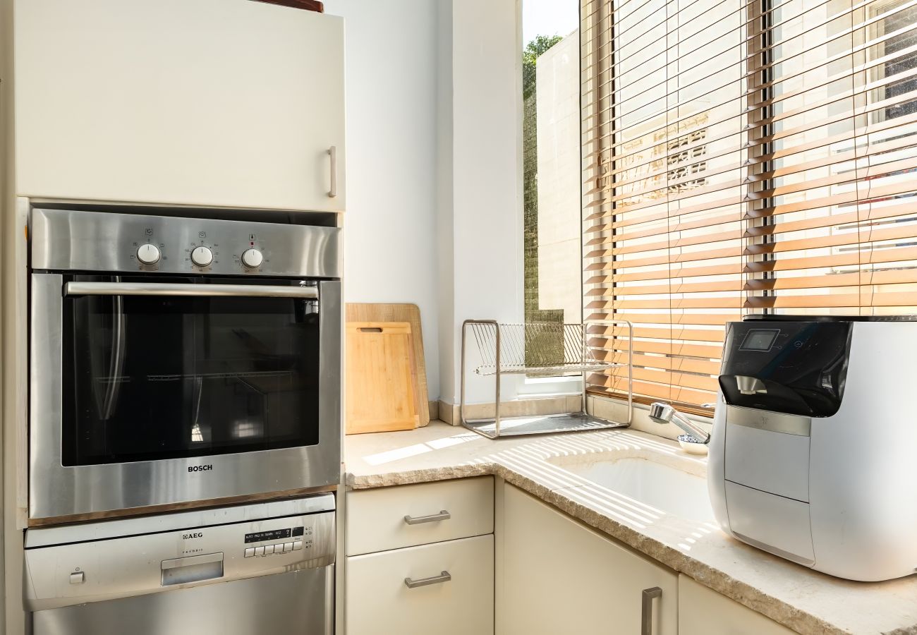 Apartment in Tel Aviv - Jaffa - Beach Penthouse & Terrace near Hilton by FeelHome
