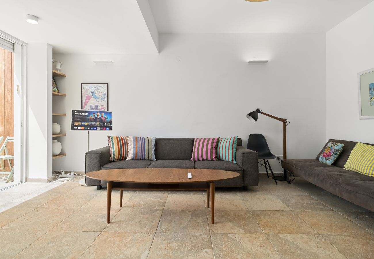 Apartment in Tel Aviv - Jaffa - Beach Penthouse & Terrace near Hilton by FeelHome