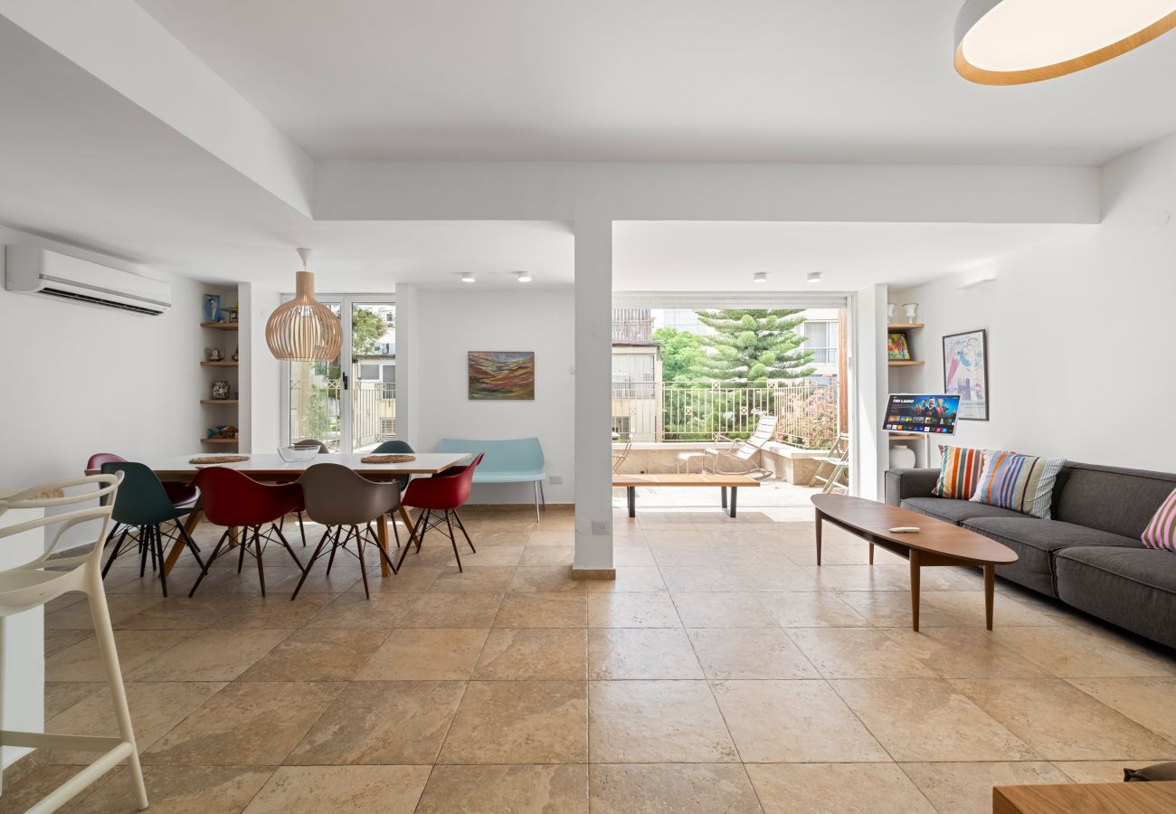 Apartment in Tel Aviv - Jaffa - Beach Penthouse & Terrace near Hilton by FeelHome