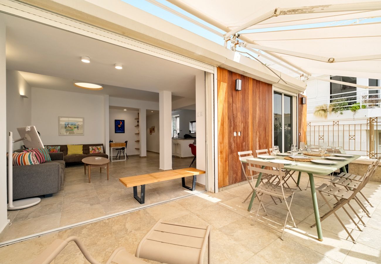 Apartment in Tel Aviv - Jaffa - Beach Penthouse & Terrace near Hilton by FeelHome