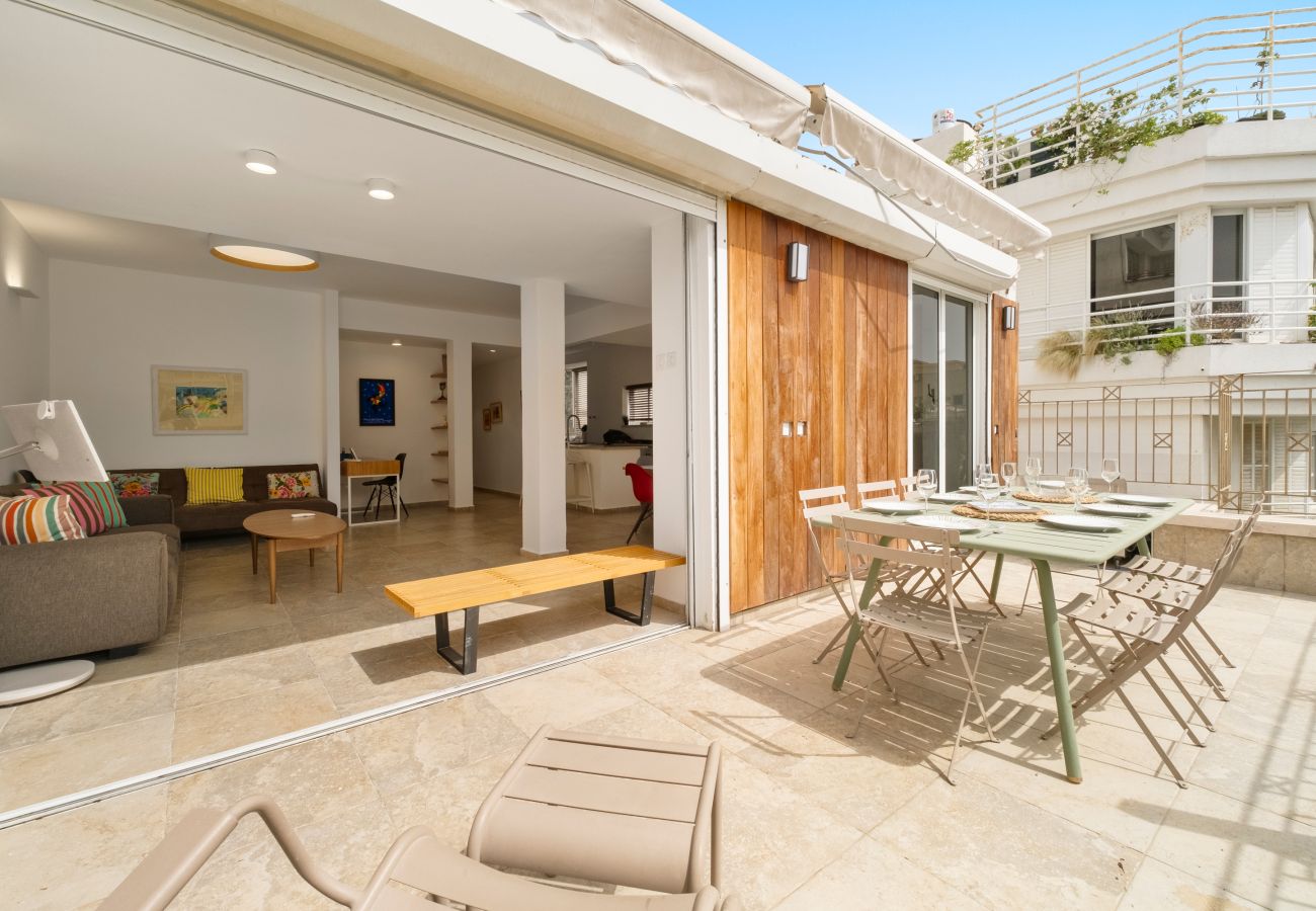 Apartment in Tel Aviv - Jaffa - Beach Penthouse & Terrace near Hilton by FeelHome