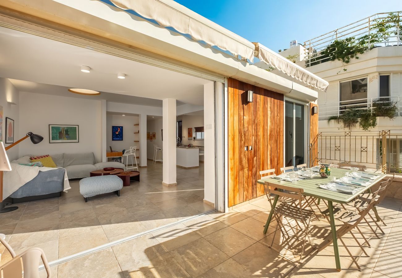 Apartment in Tel Aviv - Jaffa - Beach Penthouse & Terrace near Hilton by FeelHome