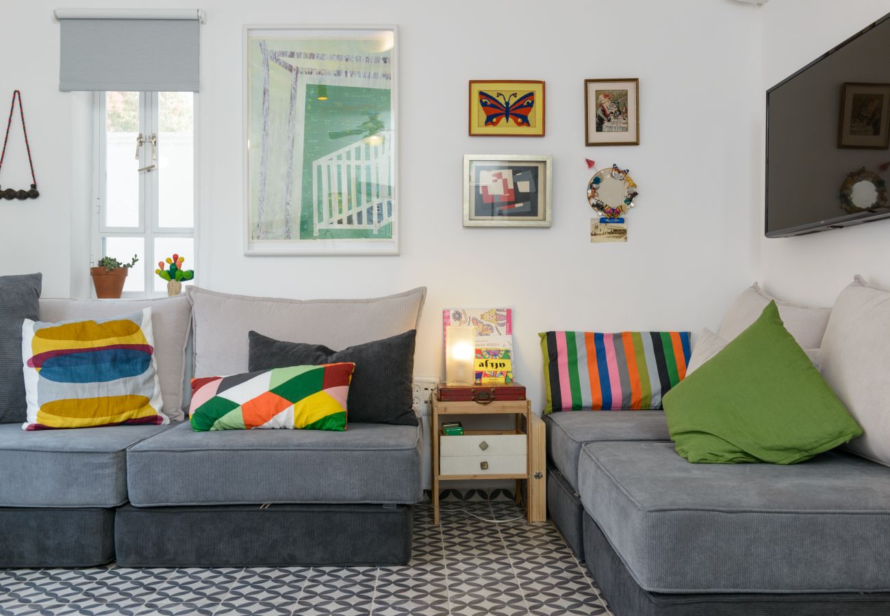 Apartment in Tel Aviv - Jaffa - Vintage & Chic with Patio by FeelHome