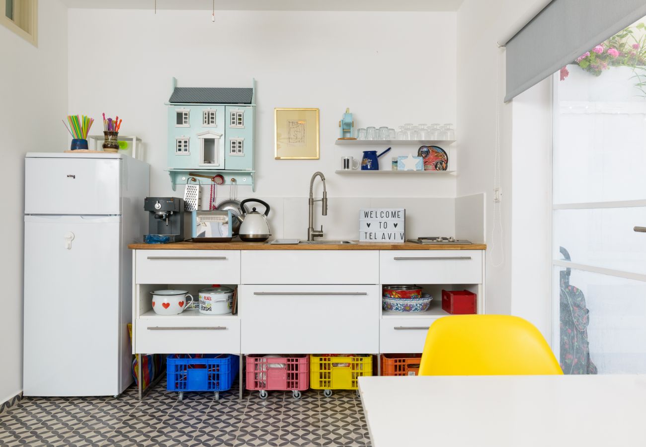 Apartment in Tel Aviv - Jaffa - Vintage & Chic with Patio by FeelHome