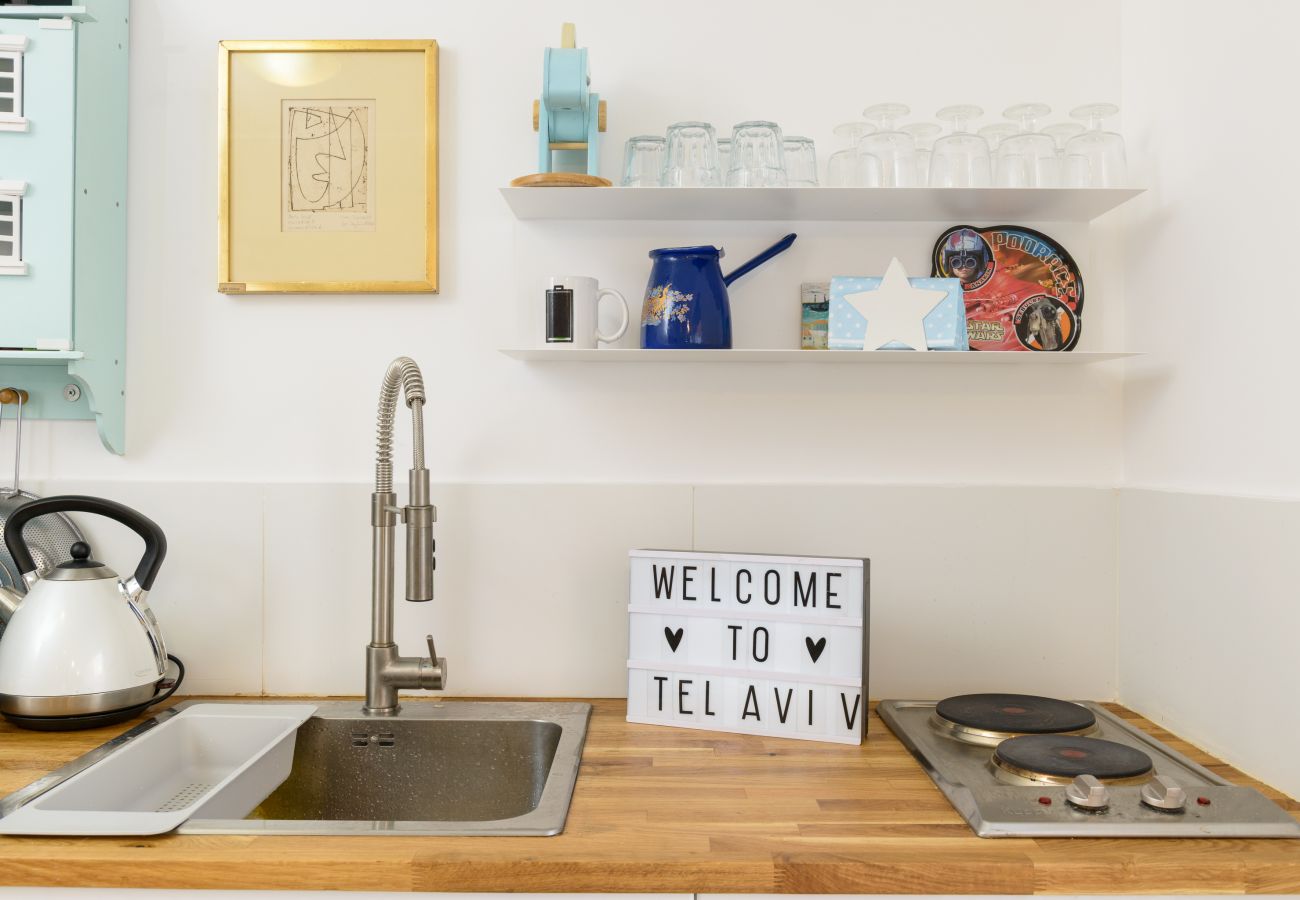 Apartment in Tel Aviv - Jaffa - Vintage & Chic with Patio by FeelHome