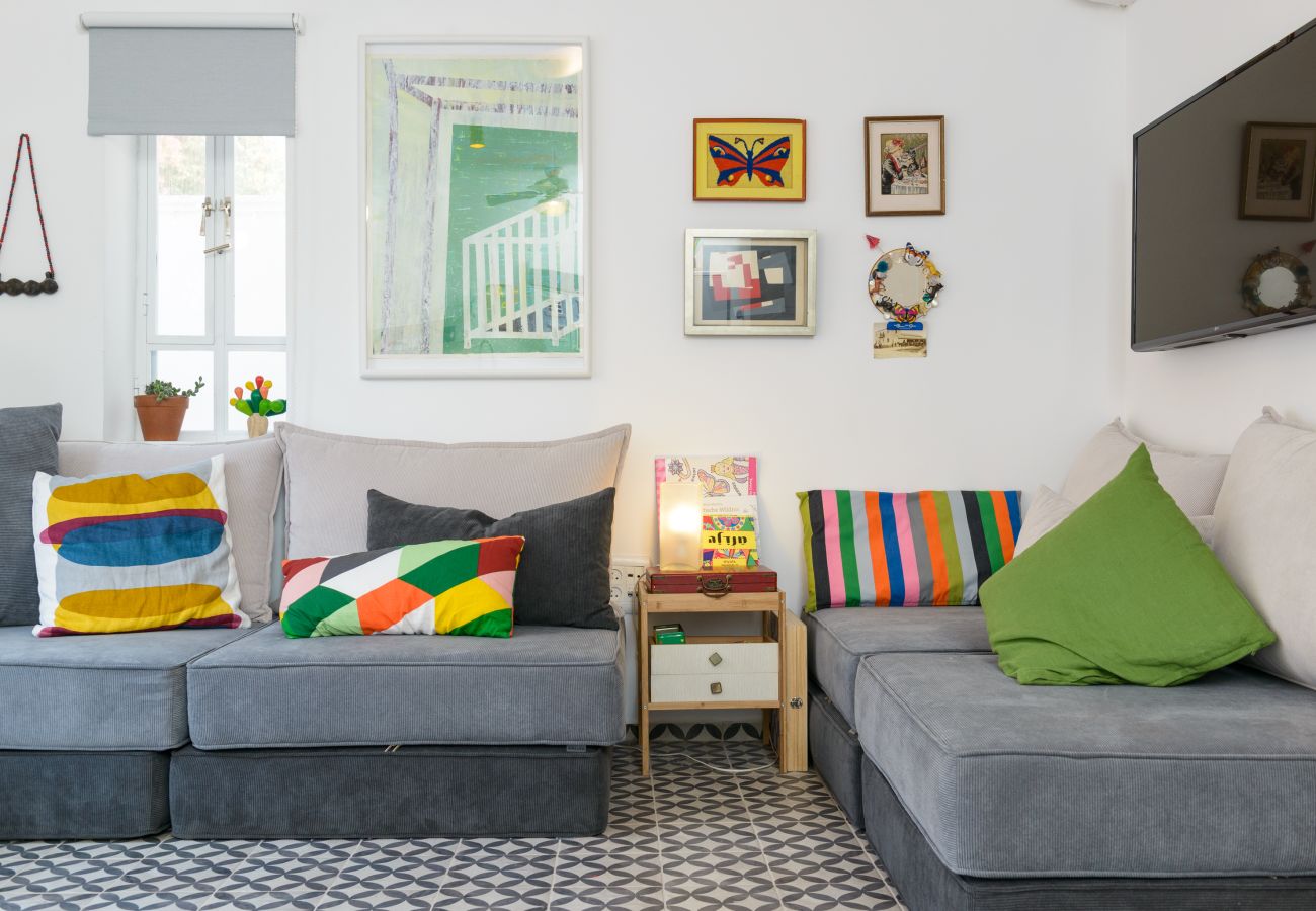 Apartment in Tel Aviv - Jaffa - Vintage & Chic with Patio by FeelHome
