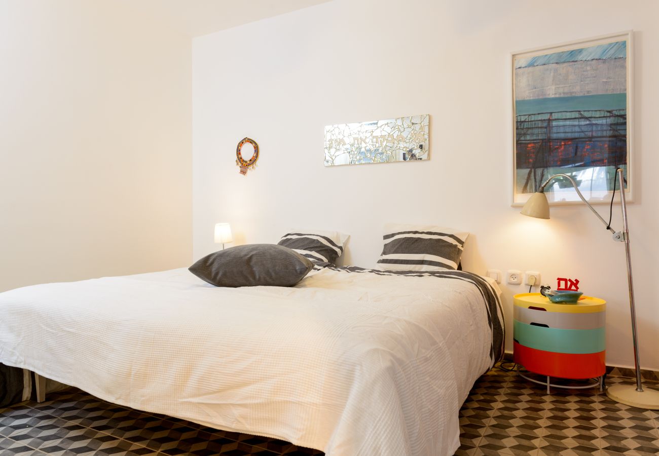 Apartment in Tel Aviv - Jaffa - Vintage & Chic with Patio by FeelHome