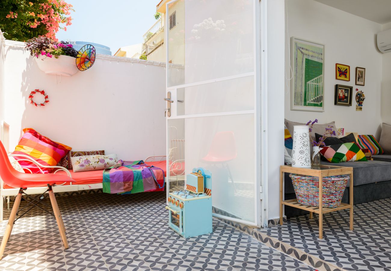 Apartment in Tel Aviv - Jaffa - Vintage & Chic with Patio by FeelHome
