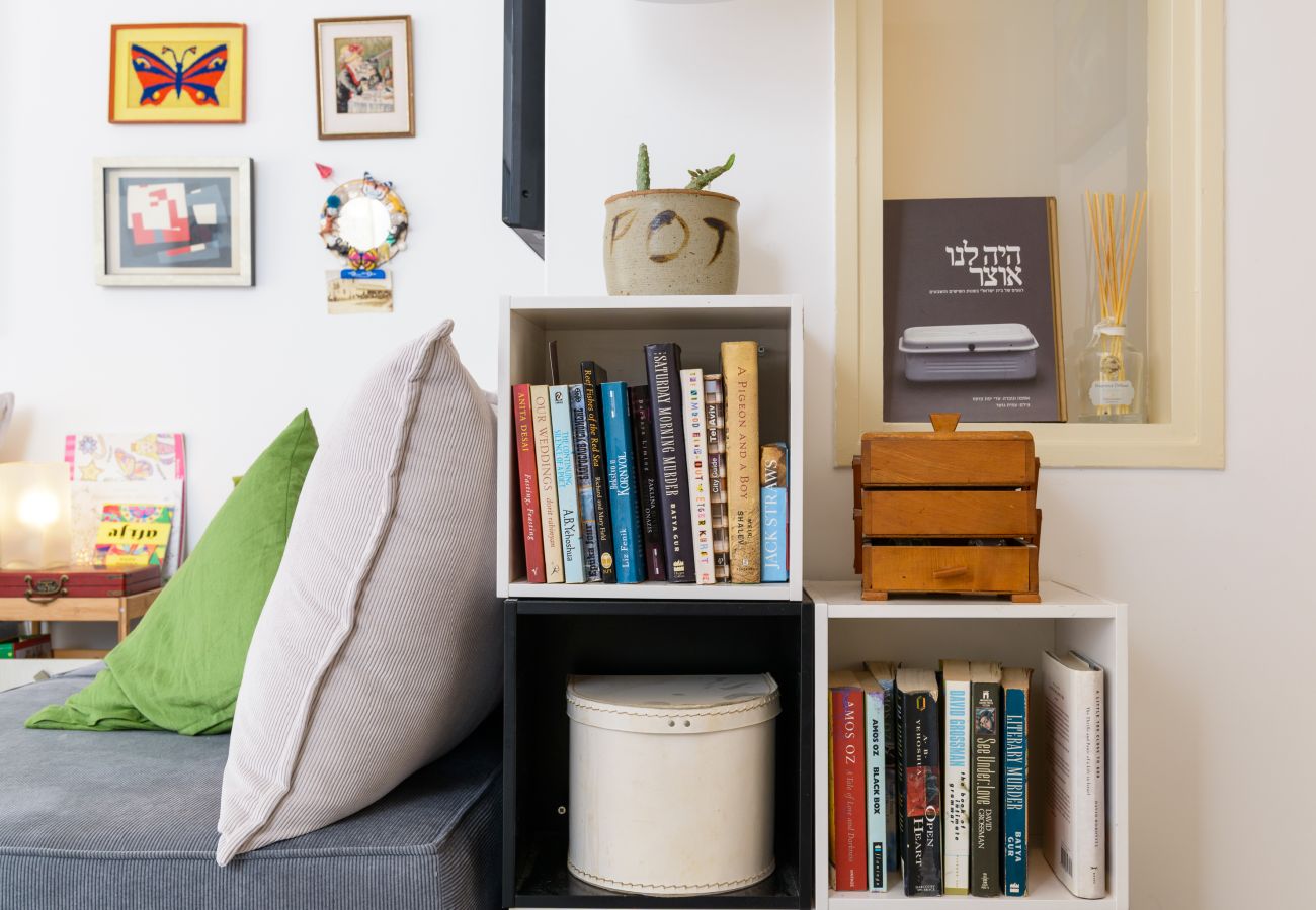 Apartment in Tel Aviv - Jaffa - Vintage & Chic with Patio by FeelHome