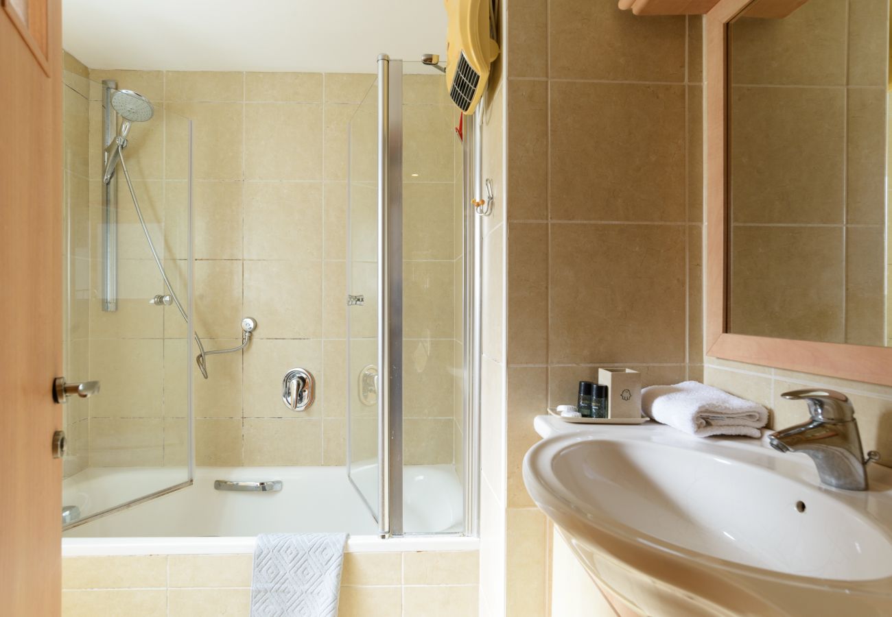 Apartment in Tel Aviv - Jaffa - Cosy Hideaway steps from Beach by FeelHome
