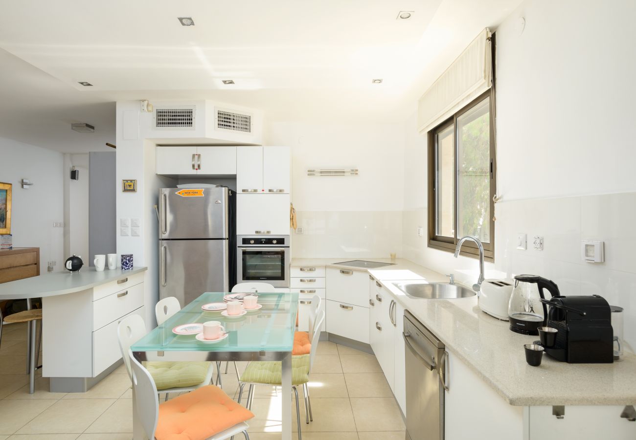 Apartment in Tel Aviv - Jaffa - Cosy Hideaway steps from Beach by FeelHome