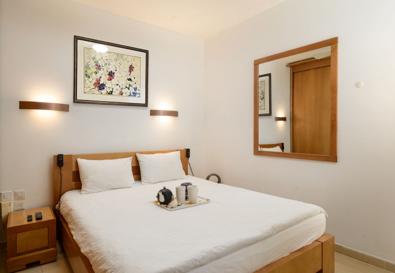 Apartment in Tel Aviv - Jaffa - MAMAD Cosy Hideaway steps from Beach by FeelHome