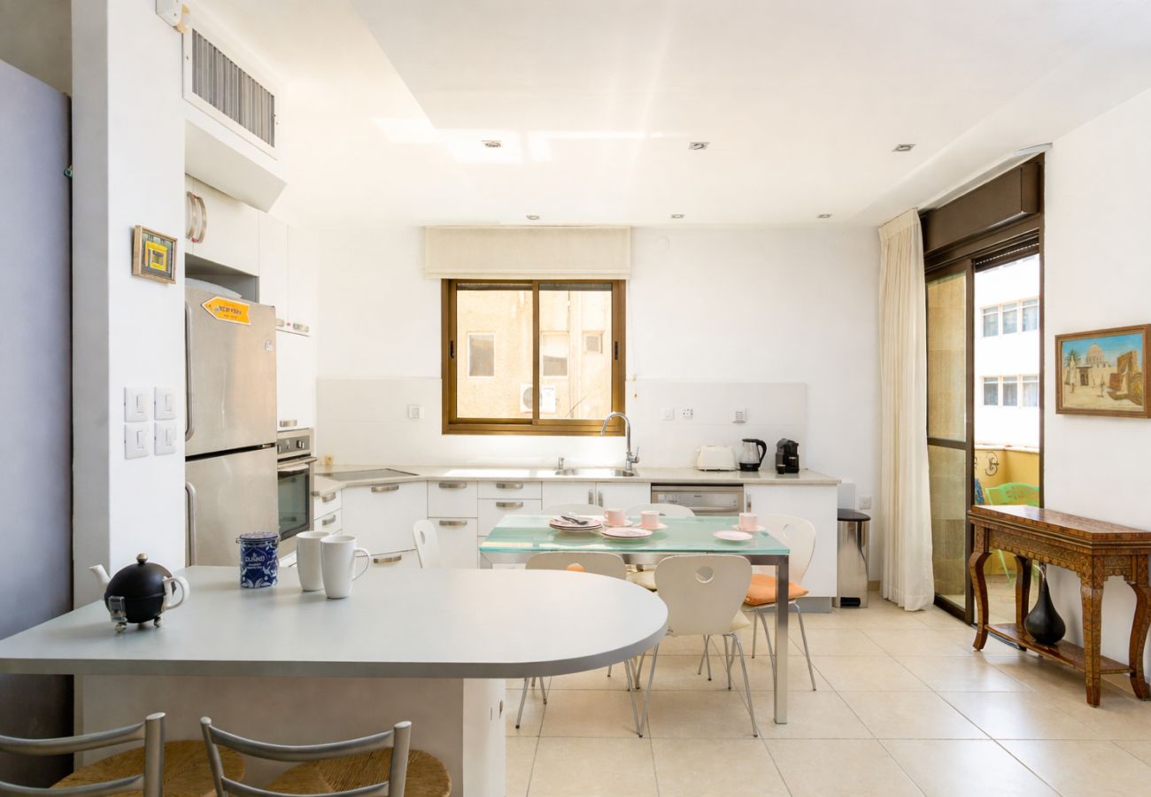 Apartment in Tel Aviv - Jaffa - MAMAD Cosy Hideaway steps from Beach by FeelHome