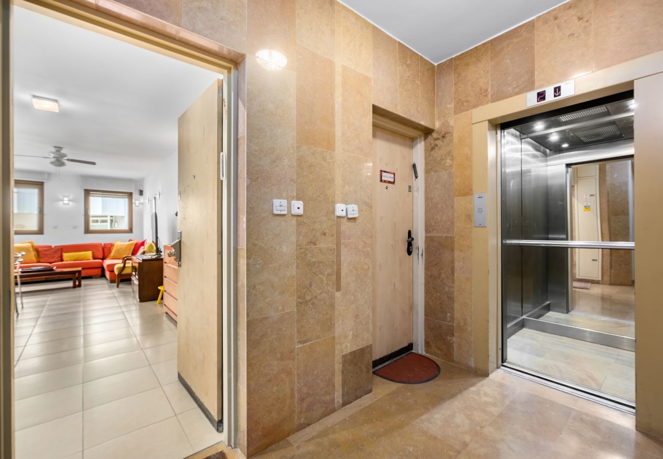 Apartment in Tel Aviv - Jaffa - MAMAD Cosy Hideaway steps from Beach by FeelHome