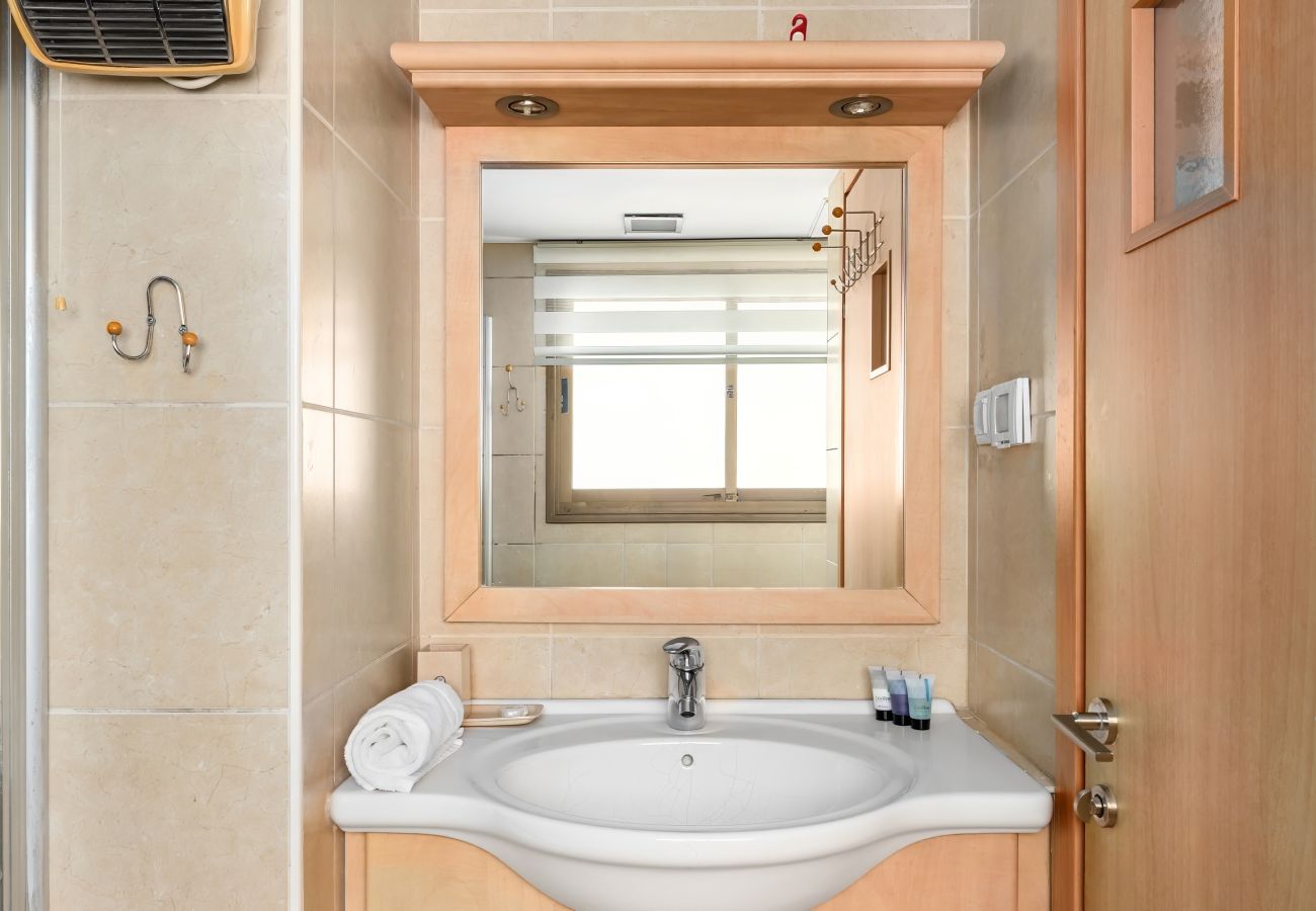 Apartment in Tel Aviv - Jaffa - MAMAD Cosy Hideaway steps from Beach by FeelHome