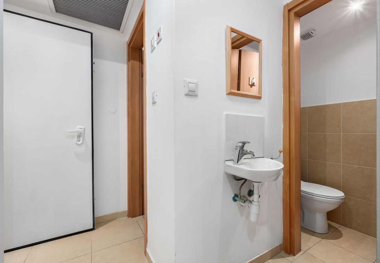 Apartment in Tel Aviv - Jaffa - MAMAD Cosy Hideaway steps from Beach by FeelHome