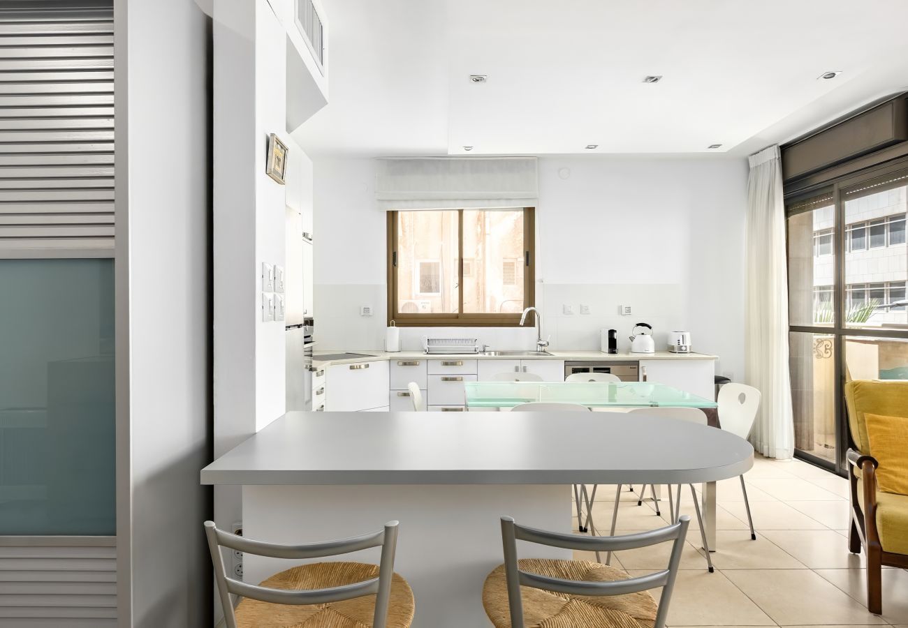 Apartment in Tel Aviv - Jaffa - MAMAD Cosy Hideaway steps from Beach by FeelHome