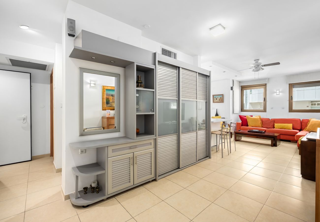 Apartment in Tel Aviv - Jaffa - MAMAD Cosy Hideaway steps from Beach by FeelHome