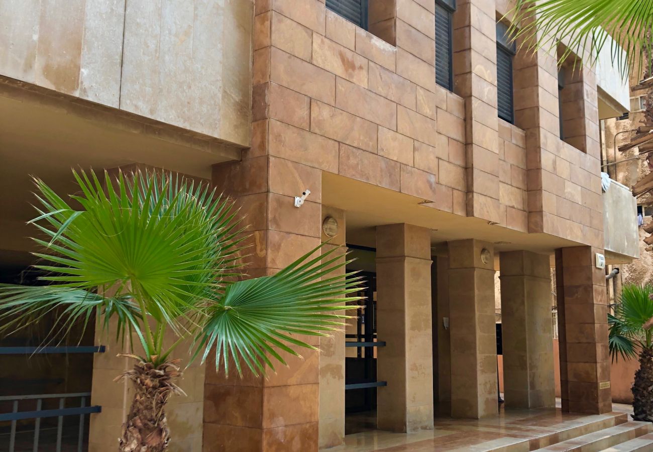 Apartment in Tel Aviv - Jaffa - Upscale Family Home with Balcony, Parking next to Beach by FeelHome
