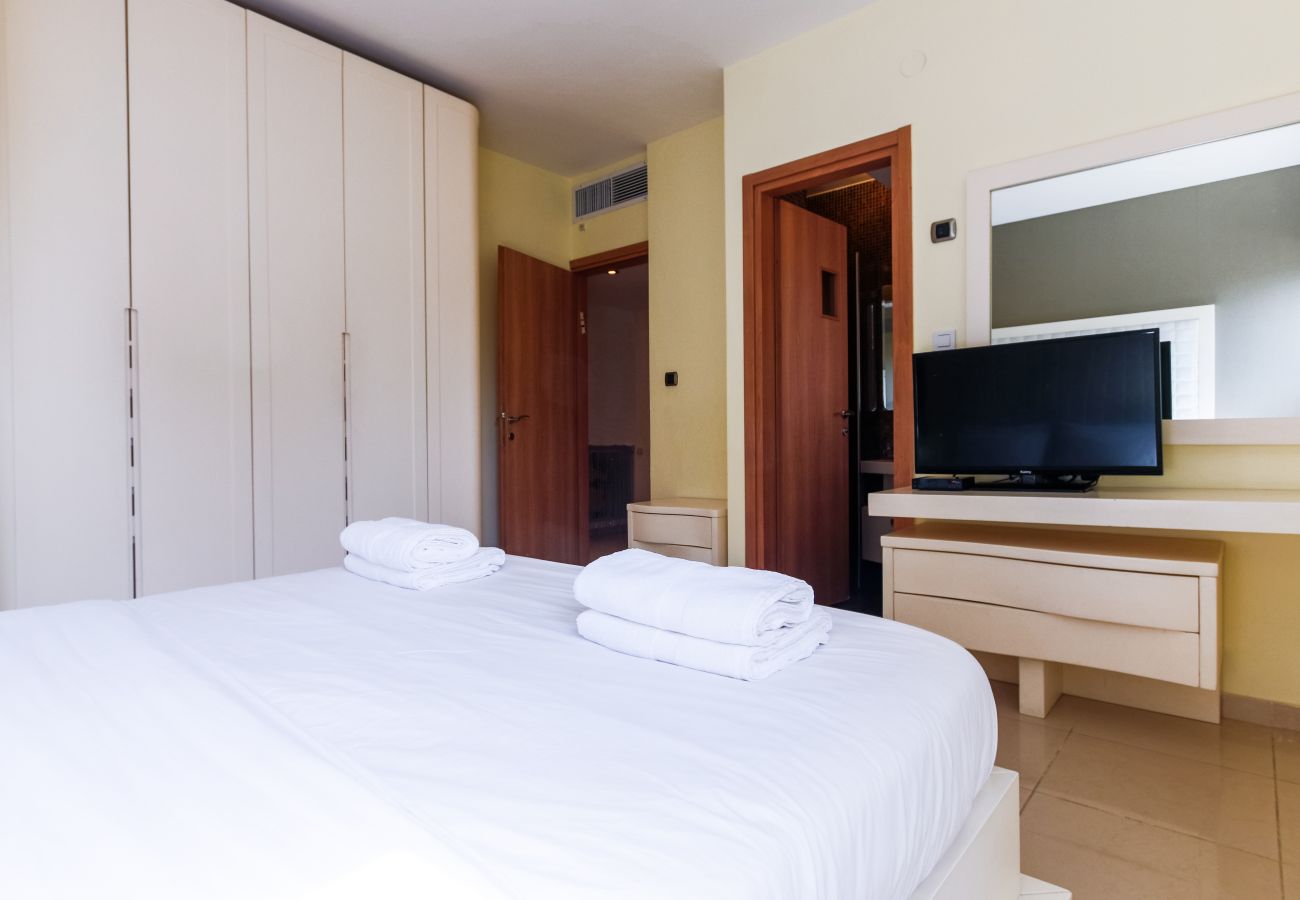 Apartment in Tel Aviv - Jaffa - Upscale Family Home with Balcony, Parking next to Beach by FeelHome