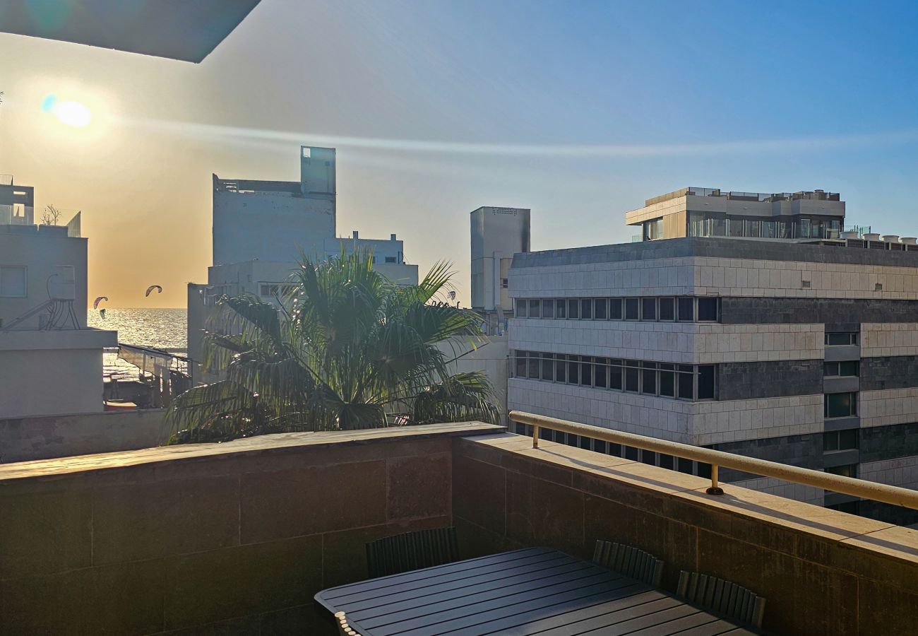 Apartment in Tel Aviv - Jaffa - Upscale Family Home with Balcony, Parking next to Beach by FeelHome