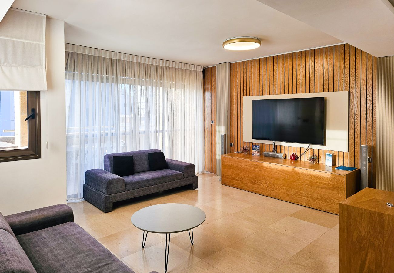 Apartment in Tel Aviv - Jaffa - Upscale Family Home with Balcony, Parking next to Beach by FeelHome