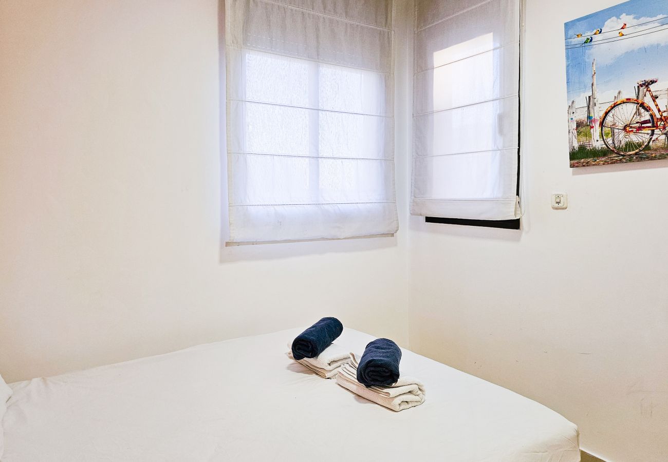 Apartment in Tel Aviv - Jaffa - Upscale Family Home with Balcony, Parking next to Beach by FeelHome