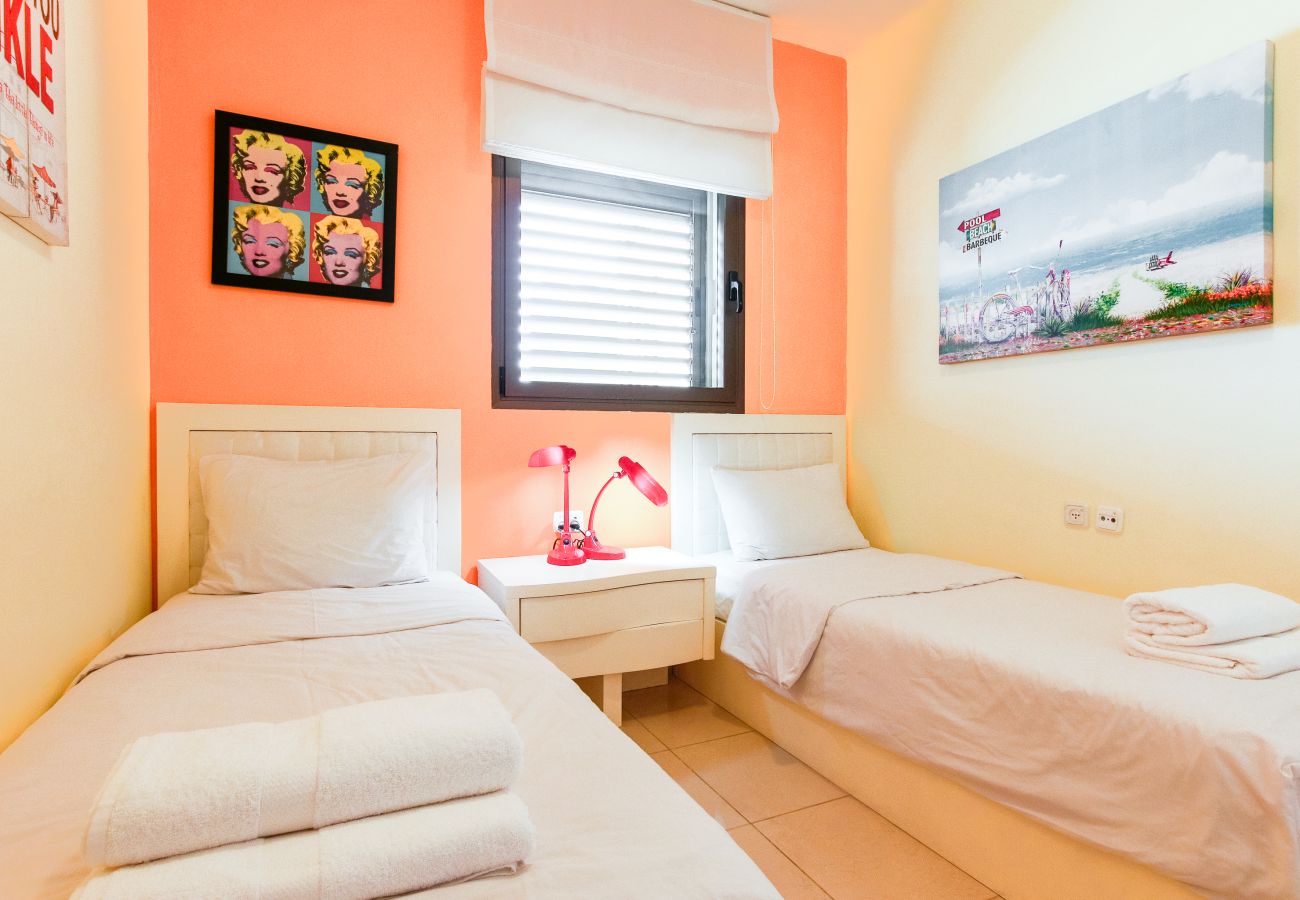 Apartment in Tel Aviv - Jaffa - Upscale Family Home with Balcony, Parking next to Beach by FeelHome