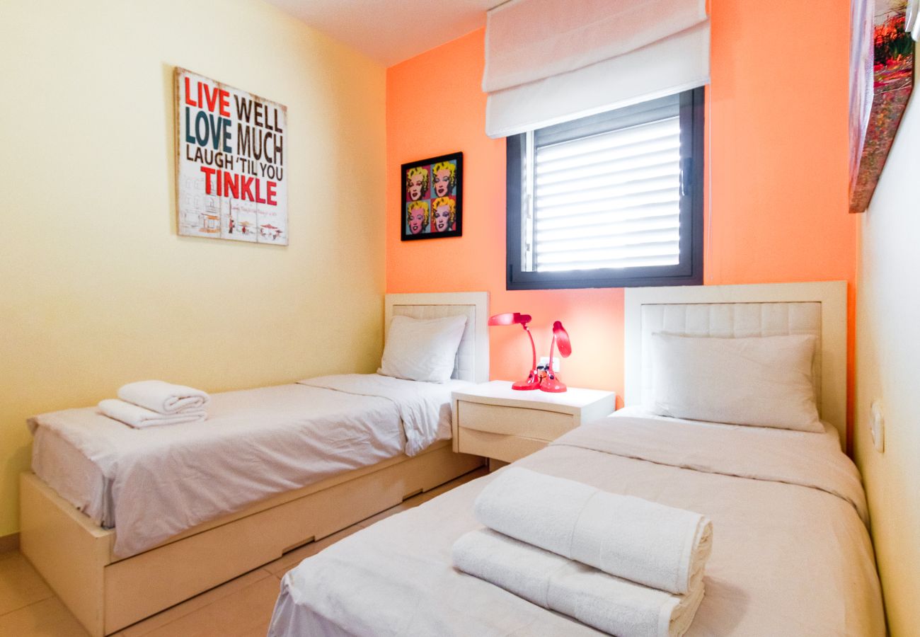 Apartment in Tel Aviv - Jaffa - Upscale Family Home with Balcony, Parking next to Beach by FeelHome