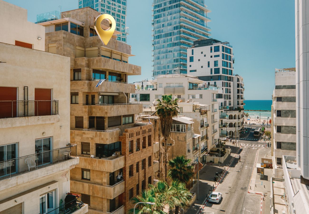 Apartment in Tel Aviv - Jaffa - MAMAD Upscale Family Home with Balcony, Parking next to Beach by FeelHome