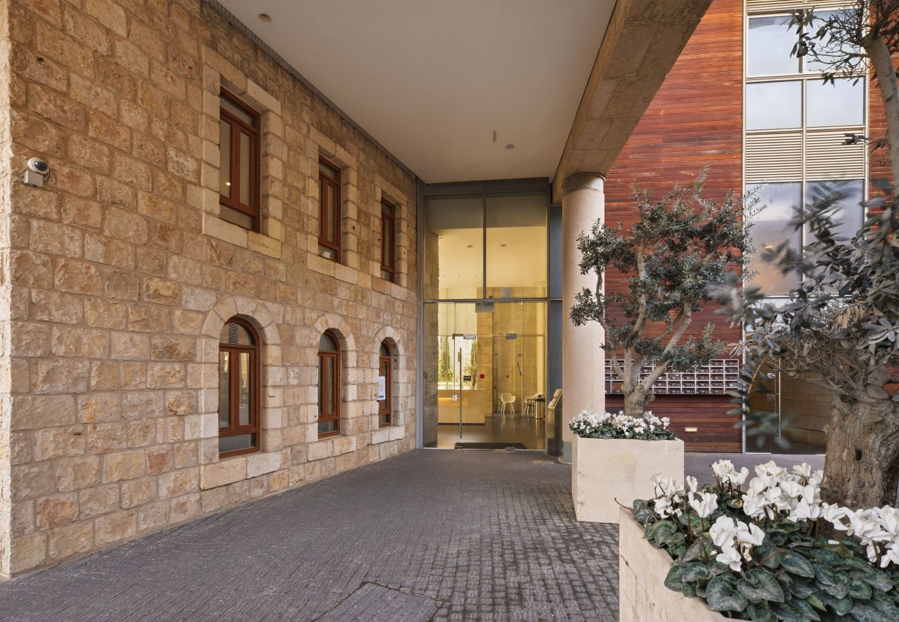 Apartment in Jerusalem - MAMAD Quiet with Terrasse in City Center by FeelHome