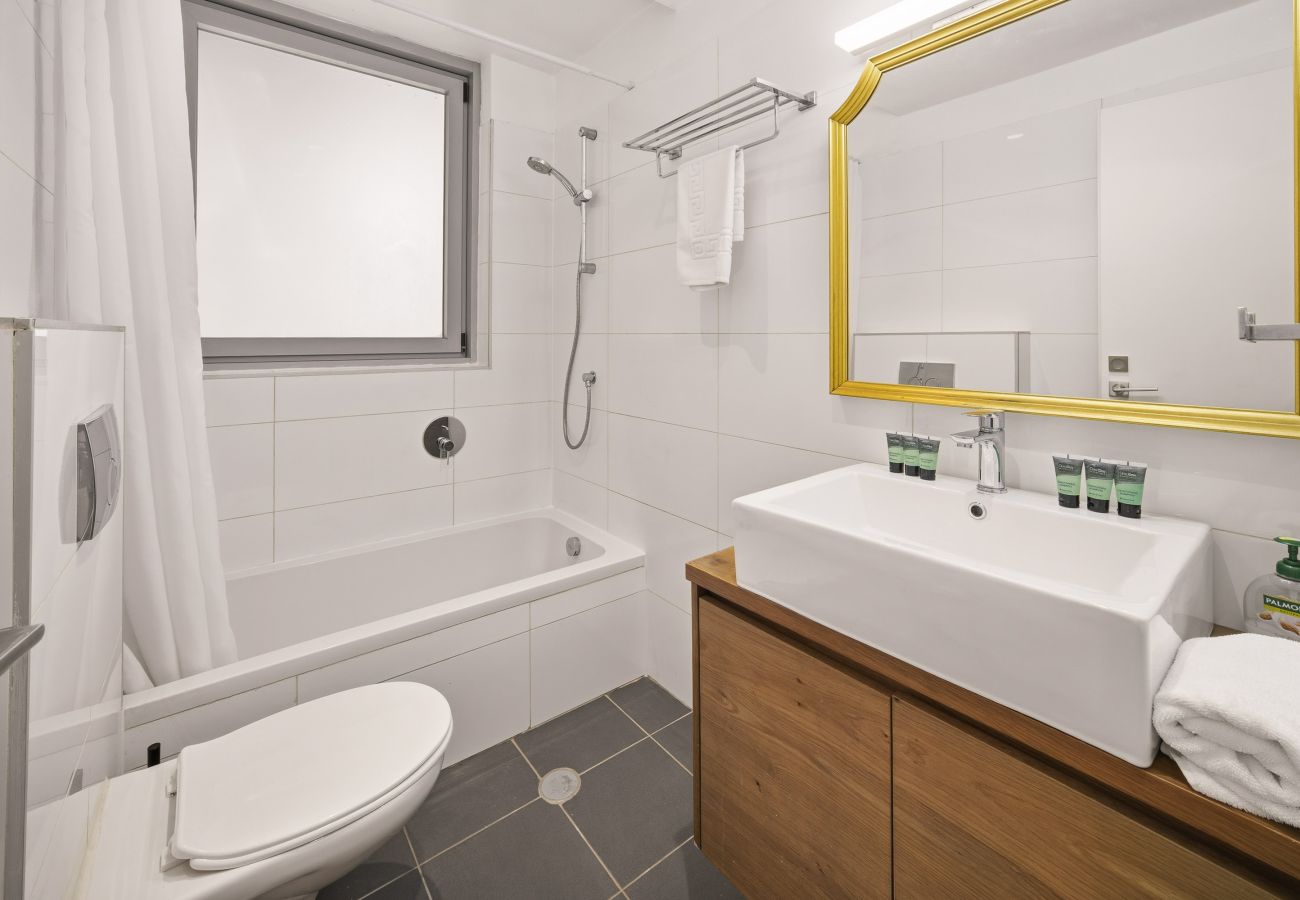 Apartment in Jerusalem - MAMAD Quiet with Terrasse in City Center by FeelHome