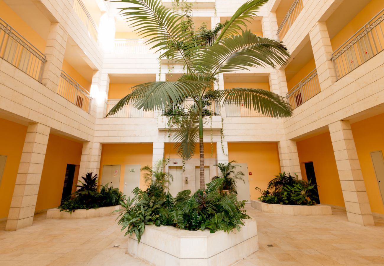 Apartment in Tel Aviv - Jaffa - Family Apt & Private Garden near Beach by FeelHome