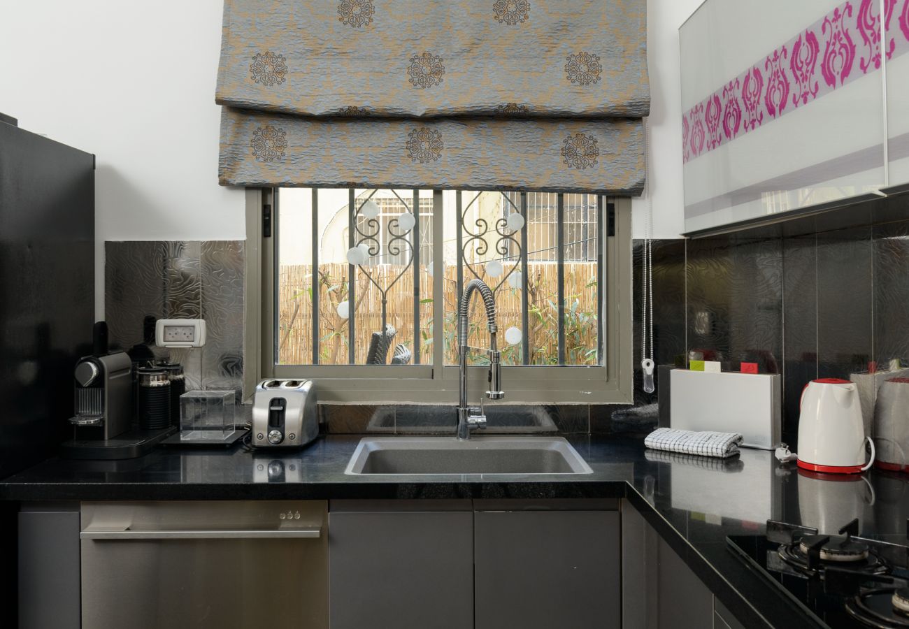 Apartment in Tel Aviv - Jaffa - Family Apt & Private Garden near Beach by FeelHome
