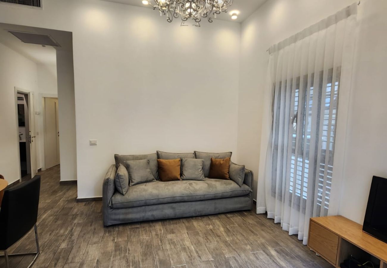 Apartment in Tel Aviv - Jaffa - Family Apt & Private Garden near Beach by FeelHome