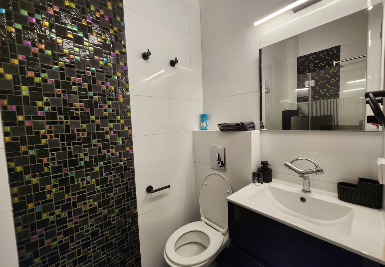 Apartment in Tel Aviv - Jaffa - Family Apt & Private Garden near Beach by FeelHome