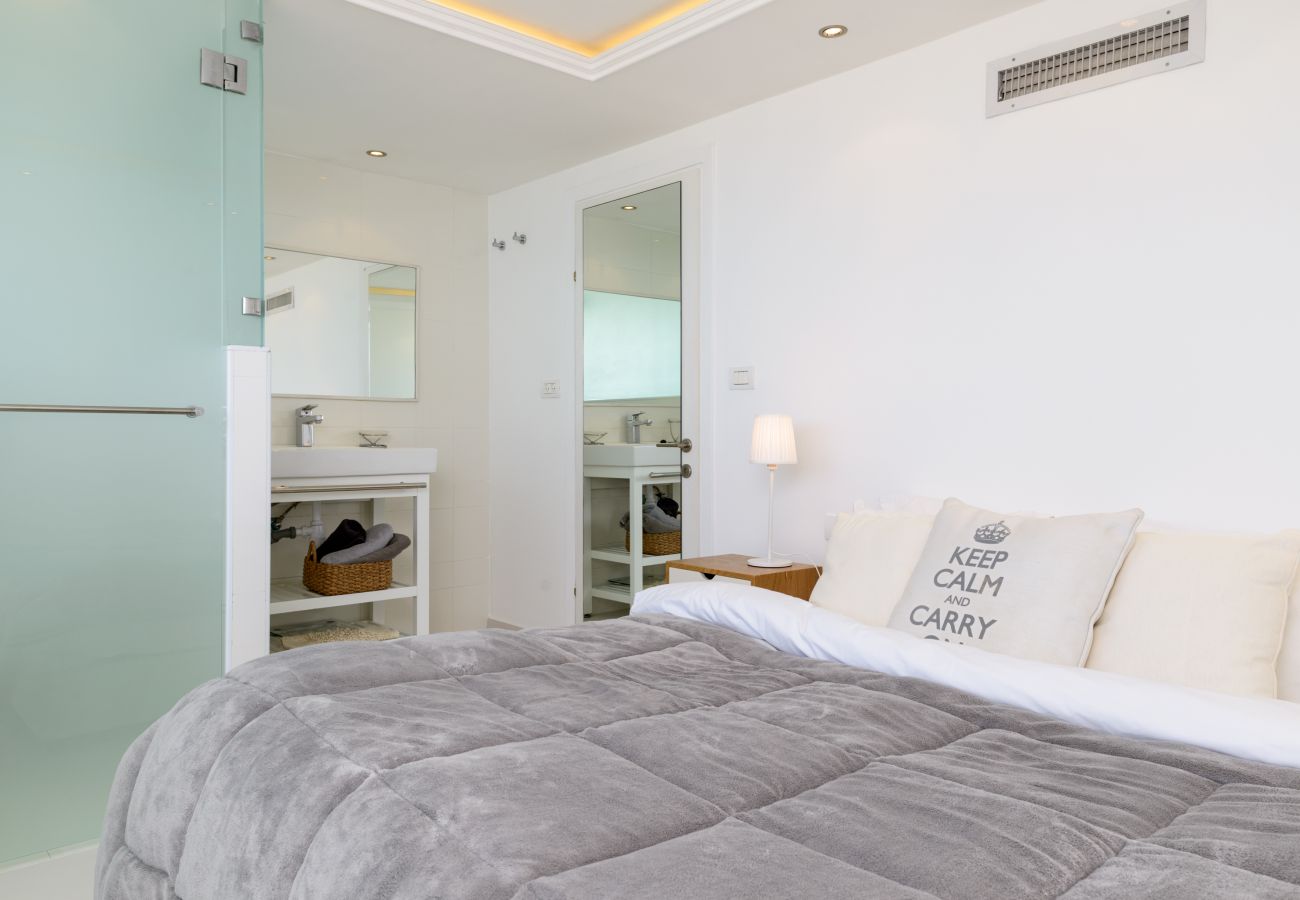 Apartment in Herzliya - Beach Duplex with 2 Terraces & Sea View by FeelHome