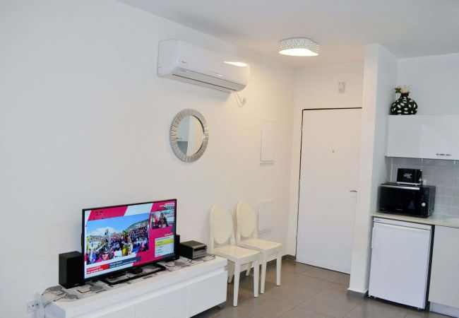 Apartment in Tel Aviv - Jaffa - Classic 1BR in City Center near Beach by FeelHome