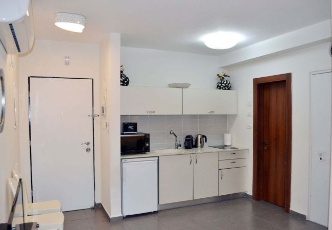 Apartment in Tel Aviv - Jaffa - Classic 1BR in City Center near Beach by FeelHome