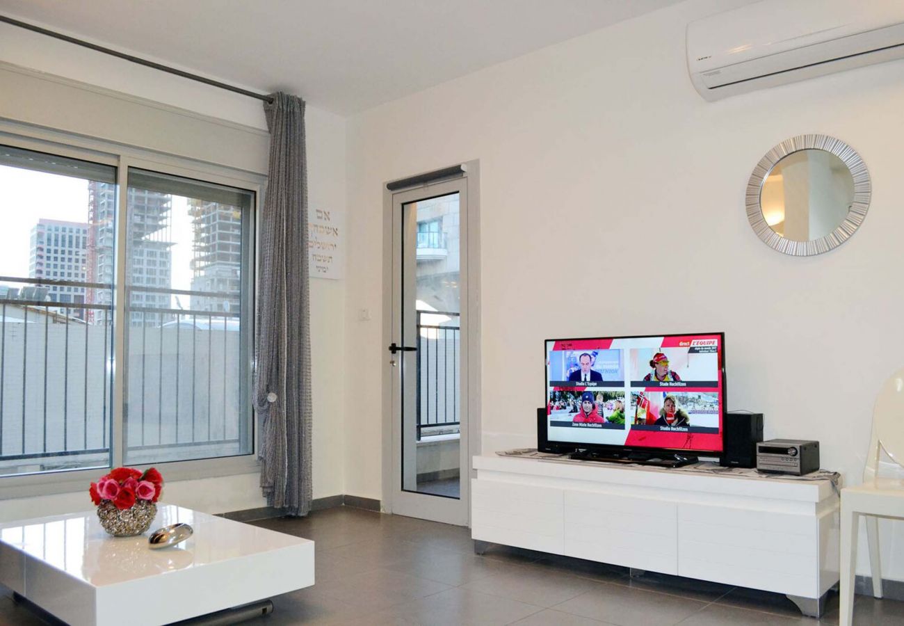 Apartment in Tel Aviv - Jaffa - Classic 1BR in City Center near Beach by FeelHome