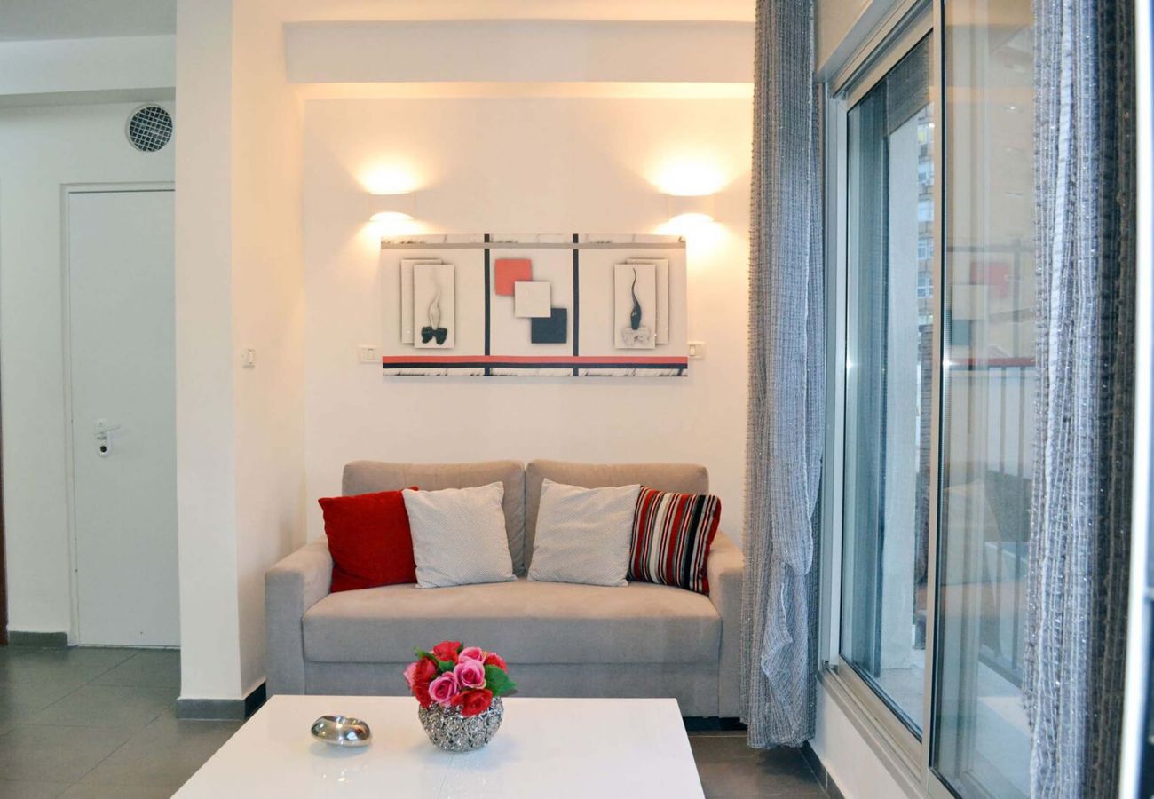 Apartment in Tel Aviv - Jaffa - Classic 1BR in City Center near Beach by FeelHome