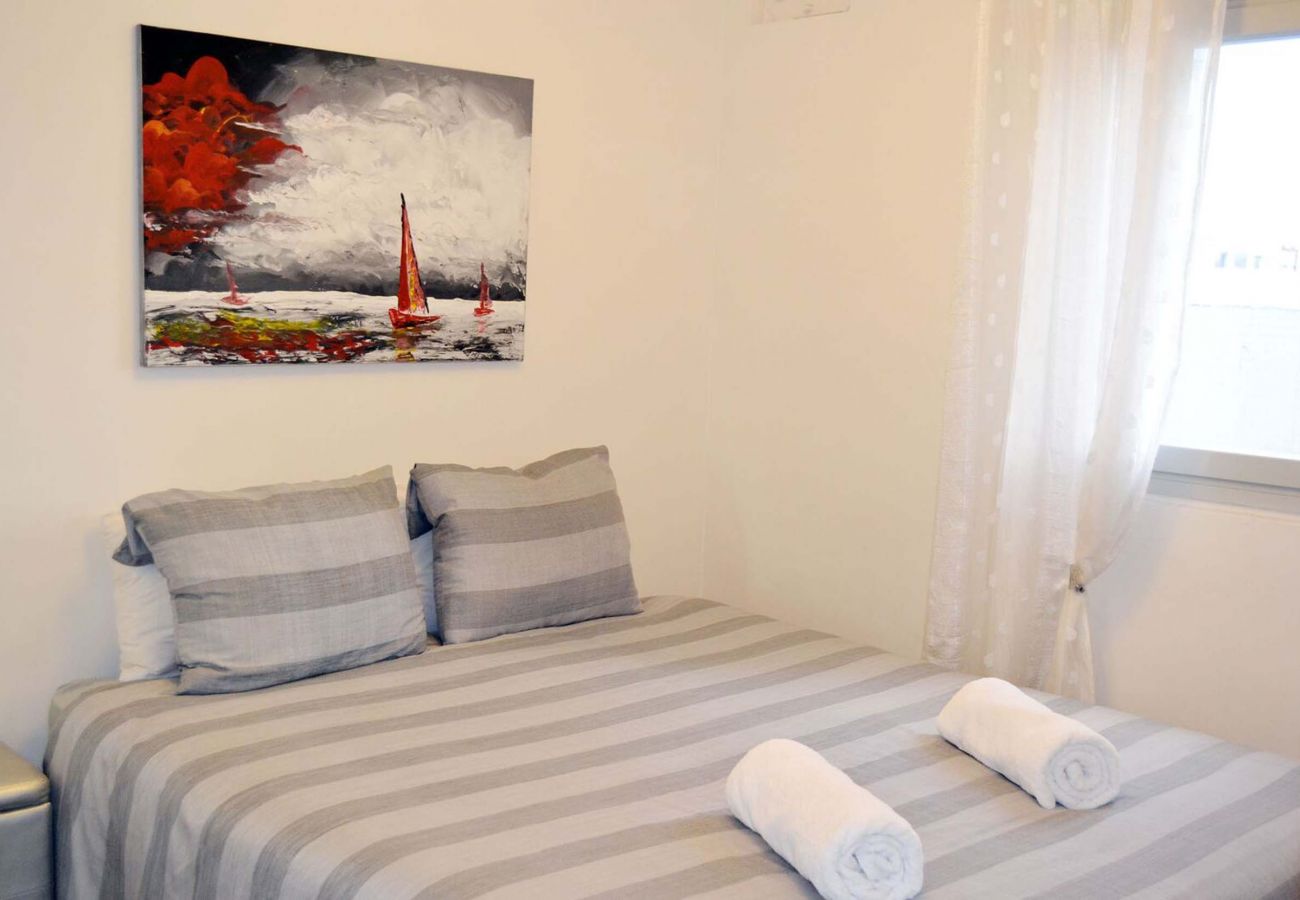 Apartment in Tel Aviv - Jaffa - Classic 1BR in City Center near Beach by FeelHome