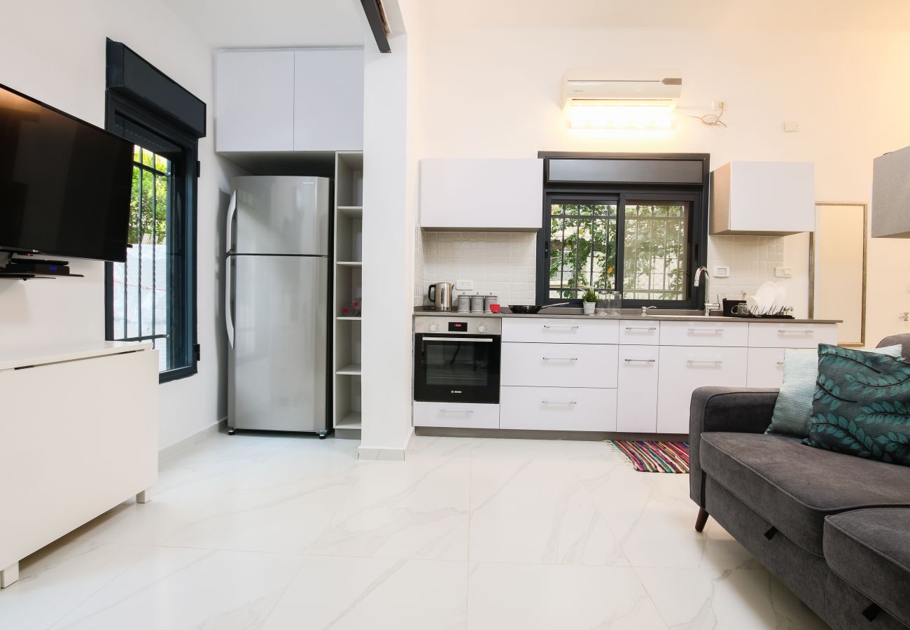 Apartment in Tel Aviv - Jaffa - 1 BR with Patio in City Center by FeelHome 