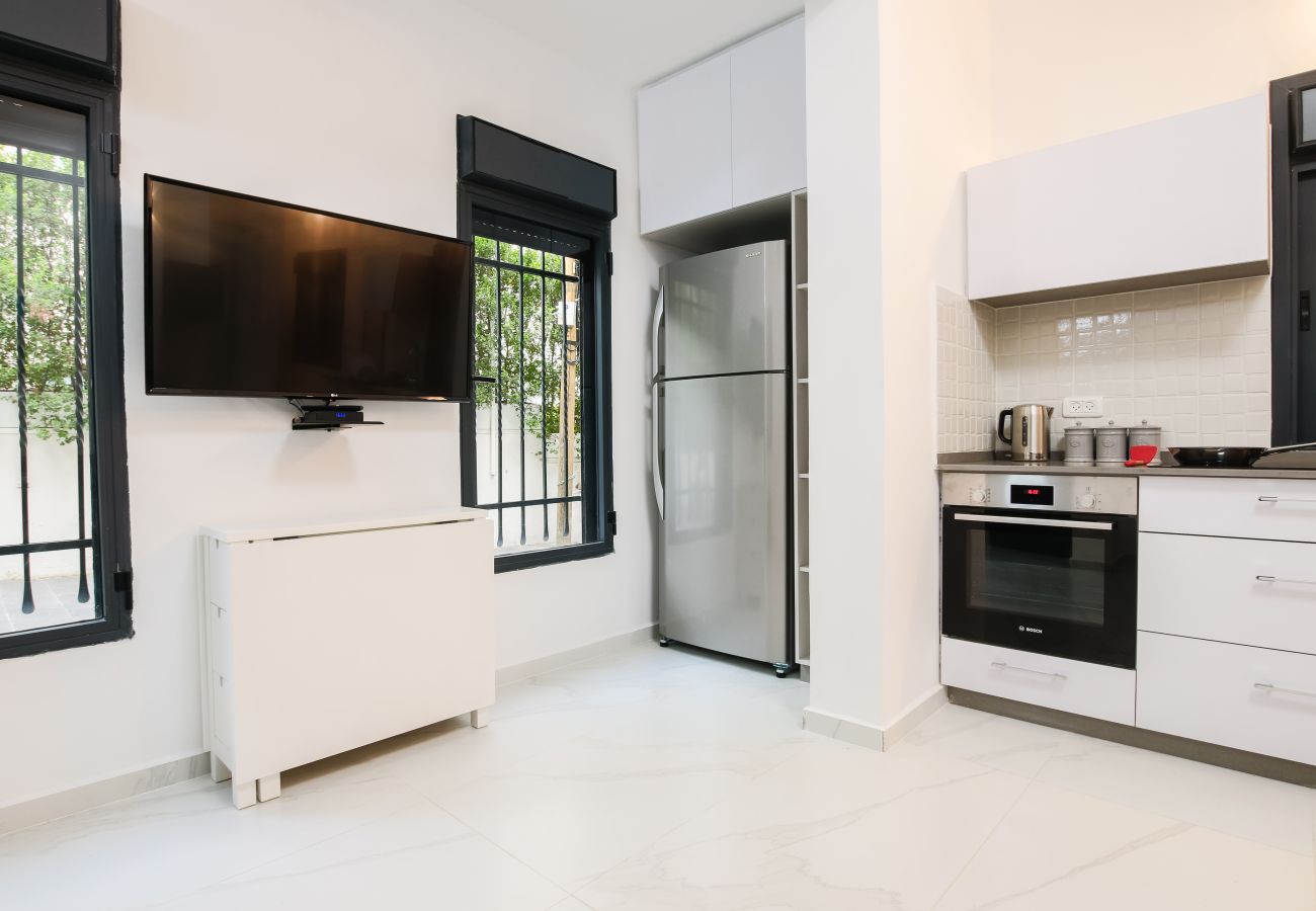 Apartment in Tel Aviv - Jaffa - 1 BR with Patio in City Center by FeelHome 
