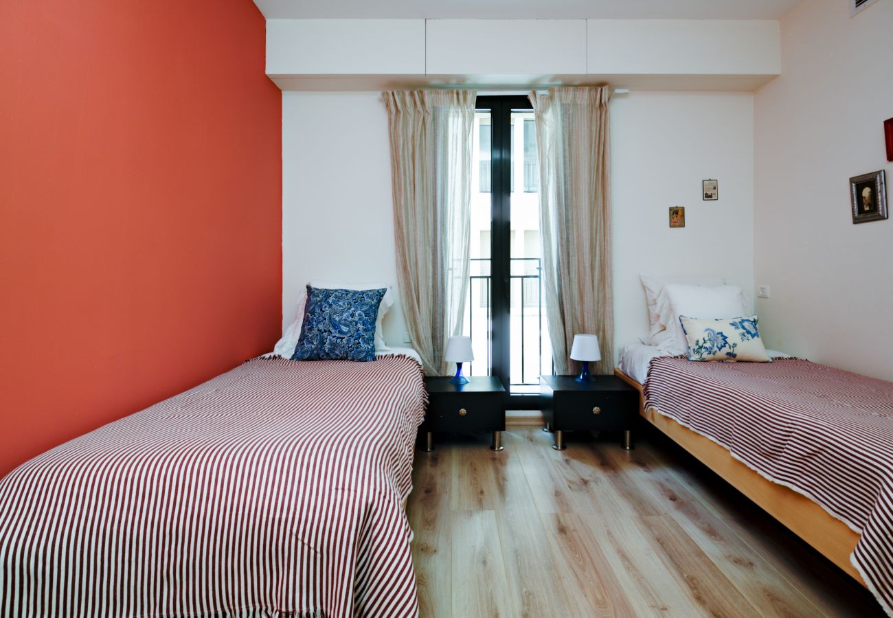 Apartment in Jerusalem - Jacuzzi & Secret Garden in David's Village by FeelHome